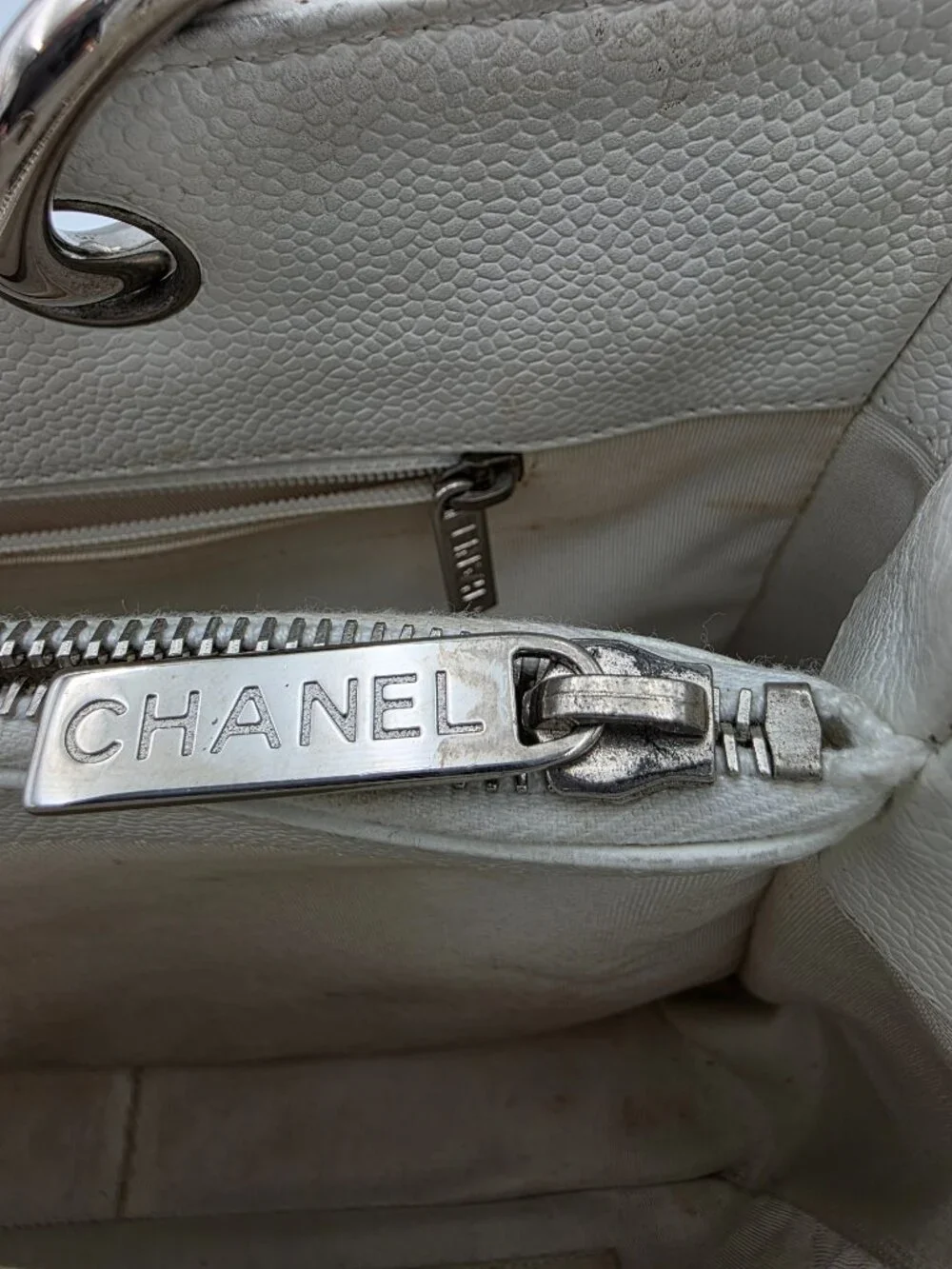 Chanel Grand Shopping Tote In White Quilted Caviar Leather - Picture 13 of 15
